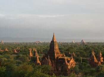 Compleo de templos en Bagan, Myanmar (Birmania)