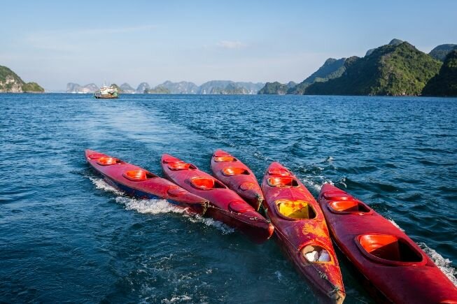 Kayanking por la bahía de Halong